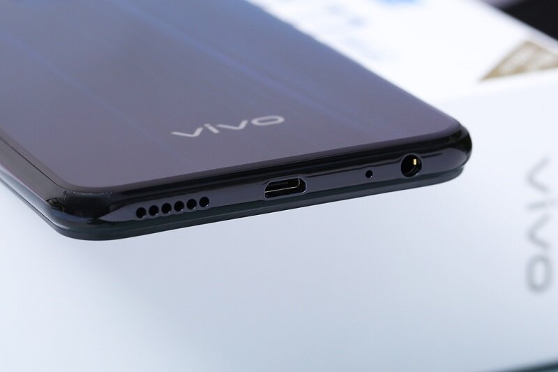 Điện thoại Vivo Y11 - 3GB RAM, 32 GB, 6.35 inch