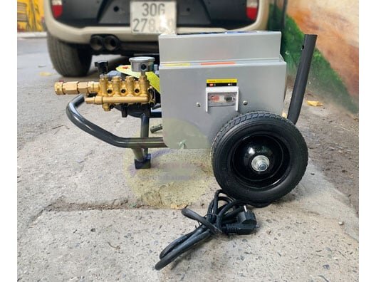 Máy rửa xe cao áp Koisu có bánh xe di chuyển Máy rửa xe cao áp Koisu