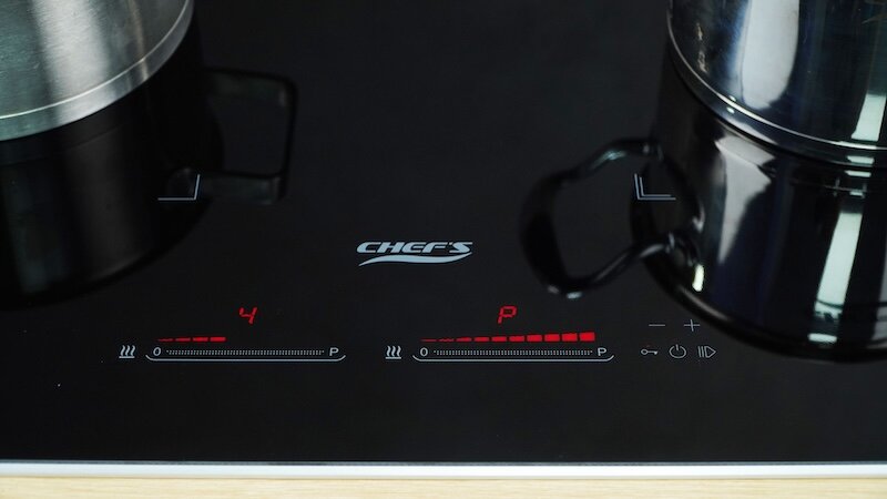 Bảng điều khiển cảm ứng trượt 9 mức công suất độc lập cho từng vùng nấu