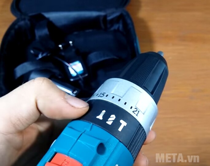 Máy khoan pin Total TIDLI228120