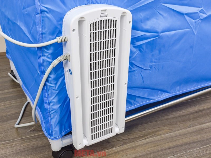 Tủ sấy quần áo Coex CD-6109 có bộ phận phát nhiệt lắp đặt bên thân tủ