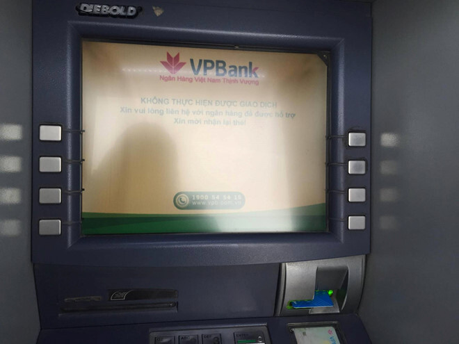 Khóa thẻ ATM Thẻ ATM của bạn bị khóa, bạn đang tìm hiểu lý do và cách giải quyết? Bạn có thể tìm được những giải đáp thú vị từ hình ảnh dưới đây! Khóa thẻ ATM không chỉ làm mất tiền bạc và thời gian, mà còn ảnh hưởng đến việc thanh toán và giao dịch. Cùng tìm hiểu nguyên nhân và cách khắc phục để sử dụng thẻ ATM một cách an toàn nhất!