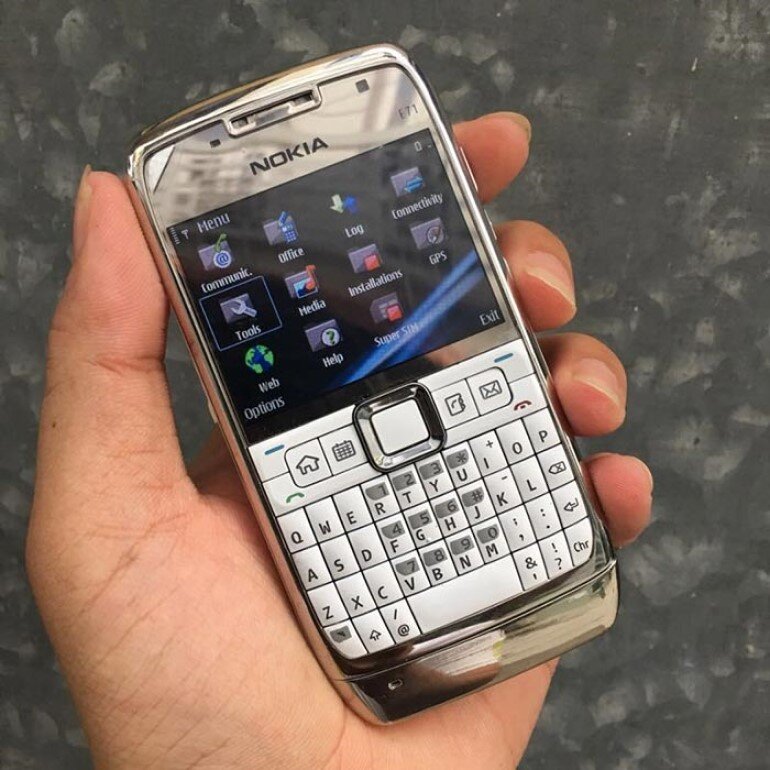 Điện thoại Nokia E71
