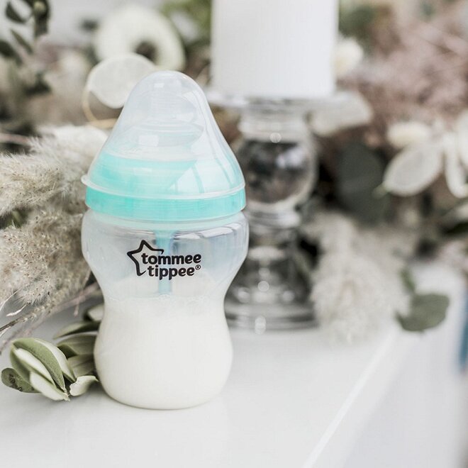 So sánh bình sữa Tommee Tippee và Avent