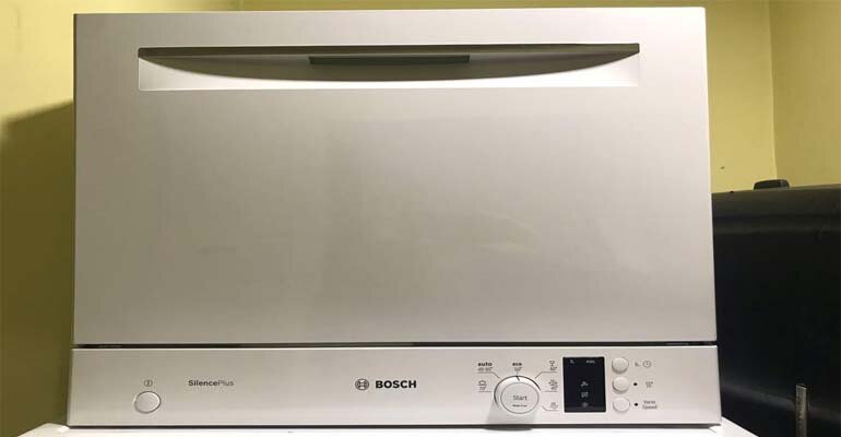 Máy rửa bát Bosch SKS62E32EU có kích thước nhỏ gọn lắp đặt được ở nhiều nơi Máy rửa bát Bosch SKS62E32EU