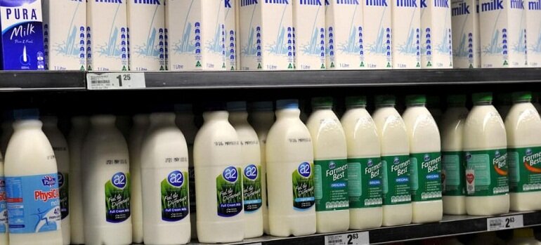 Giá bán sữa hữu cơ và sữa thông thường