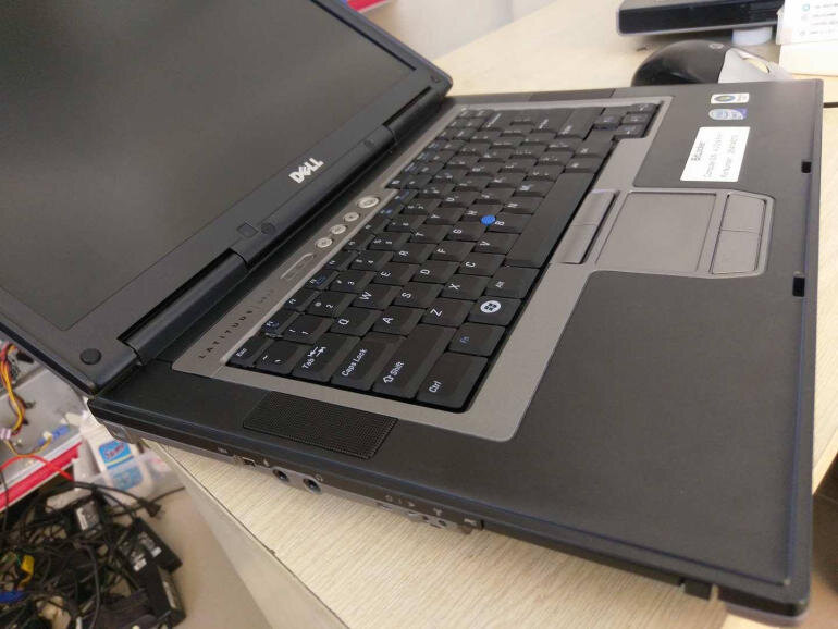 laptop dell latitude d820