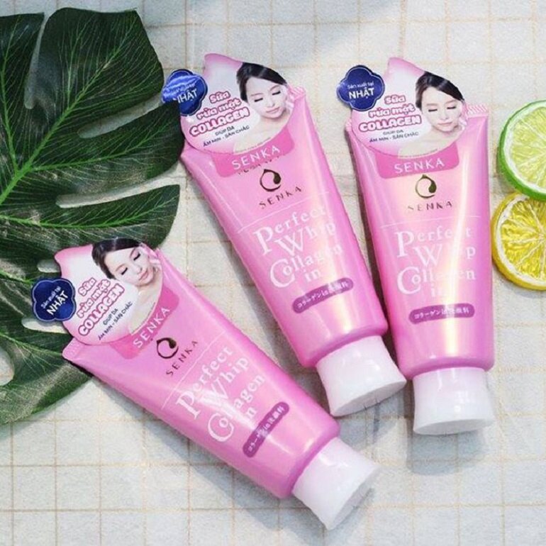 Sữa rửa mặt Perfect Whip Collagen In màu hồng 