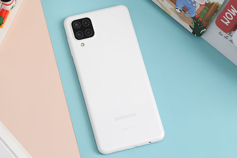 Review chi tiết điện thoại Samsung Galaxy A12: Có xứng với tầm giá 4 triệu?