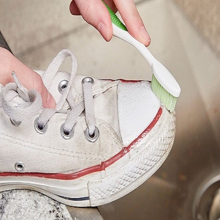 cách vệ sinh mũi giày 