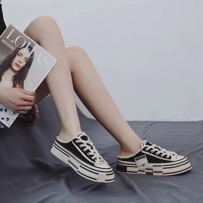 Giày thể thao nữ Converse