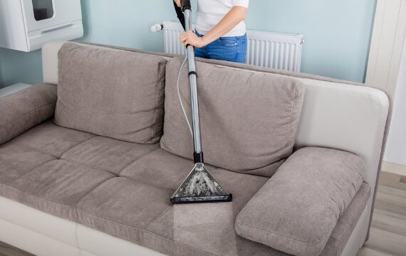 10 cách vệ sinh ghế sofa diệt khuẩn sạch như mới không làm bay màu