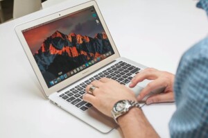 10 laptop mini giá 2 triệu mới chính hãng và 7 lý do cân nhắc khi mua