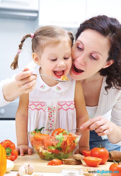 10 quy tắc mang tính then chốt giúp trẻ ăn uống lành mạnh