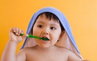 15 bàn chải đánh răng cho bé 1 tuổi thiết kế thông minh ngừa sâu răng