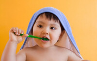 15 bàn chải đánh răng cho bé 1 tuổi thiết kế thông minh ngừa sâu răng