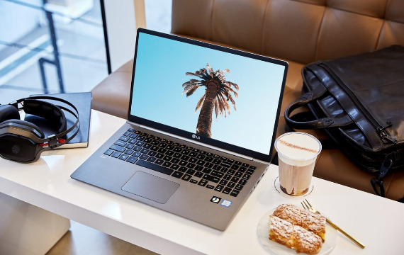 15 laptop có đèn bàn phím để làm việc, chơi game ban đêm giá từ 15tr