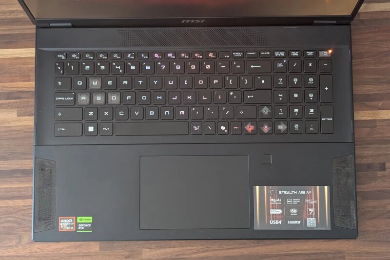 MSI Stealth A18 AI+: Một cỗ máy chơi game mạnh mẽ với giá cả hợp lý?