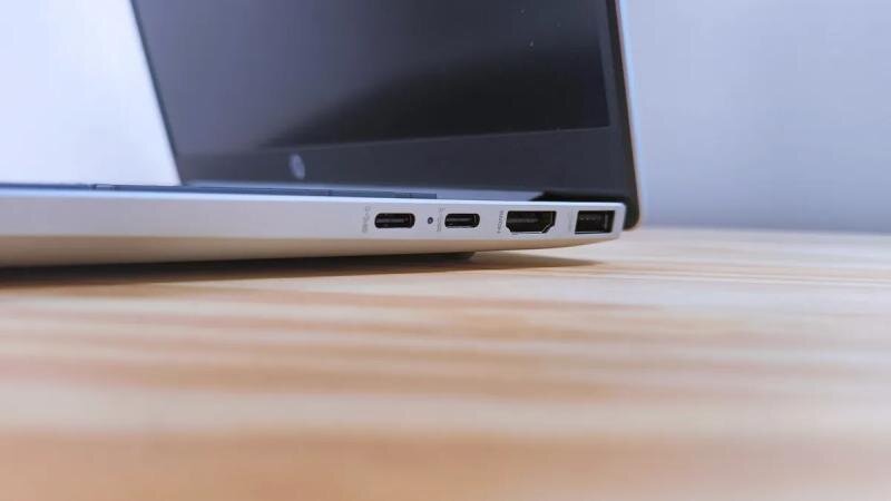 HP OmniBook 5 AI – Laptop giá rẻ màn hình lớn, nhưng có đáng mua?
