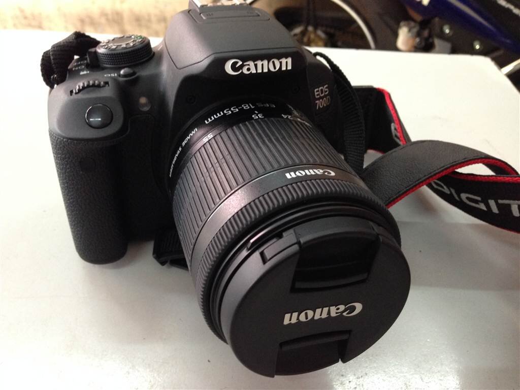 Máy ảnh Canon du lịch tốt nhất EOS 700D