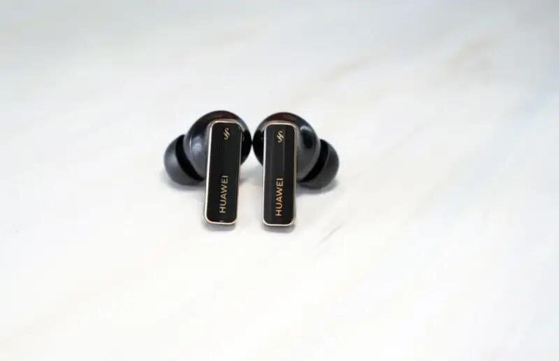 Đánh giá Huawei FreeBuds Pro 4: Thiết kế cao cấp và âm thanh chất lượng
