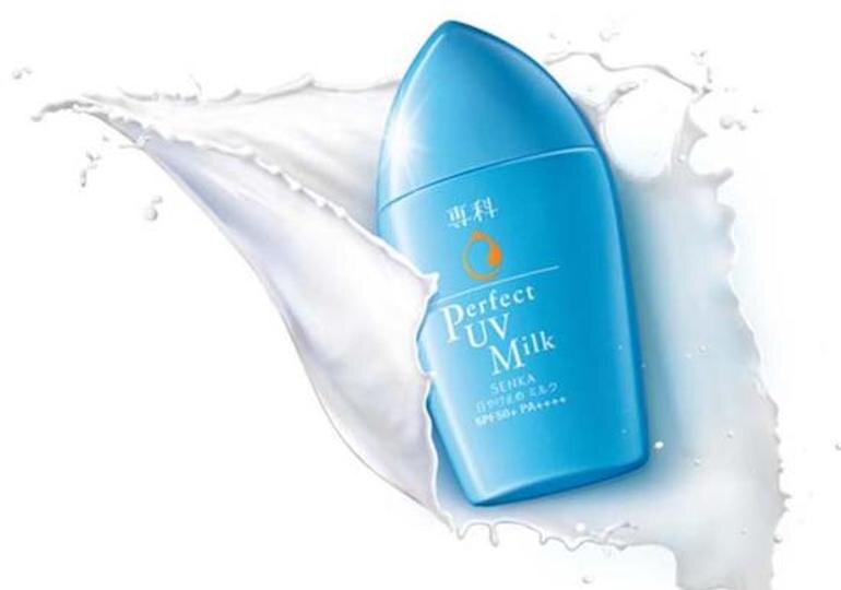Sữa chống nắng Senka Perfect UV Milk có khả năng kháng nước