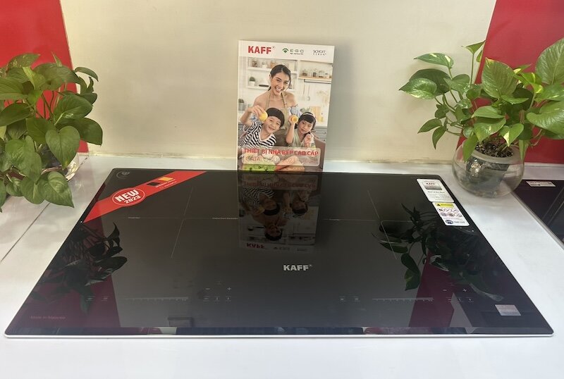 Bếp từ đôi Kaff KF-I981 Luxury được bo viền nhôm 4 cạnh