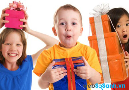 3 điều bố mẹ cần lưu ý khi chọn mua quà 1/6 cho bé yêu