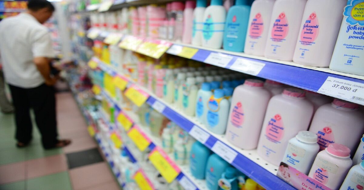 3 điều mẹ cần biết khi sử dụng phấn rôm em bé