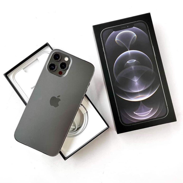 Giá cả không quan trọng, iPhone 12 Pro Max xám đen sẽ mang lại cho bạn trải nghiệm hoàn toàn mới lạ về công nghệ hiện đại. Thiết kế tuyệt đẹp, tốc độ xử lý nhanh chóng và chất lượng camera vượt trội đều là những lợi thế của chiếc điện thoại này. Xem ngay và cảm nhận sự khác biệt.