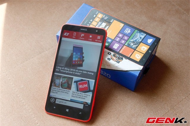 Mở hộp Lumia 1320 tại Việt Nam