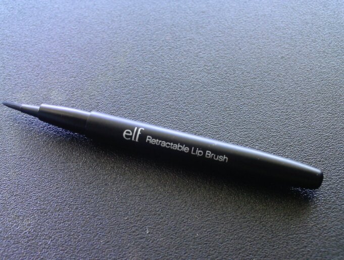 Cọ trang điểm ElfStudio Retractable Lip Brush (khoảng 150.000 đồng)