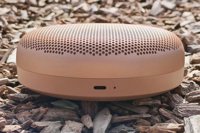Bang & Olufsen Beosound A1 Gen 3: Loa Bluetooth bền vững, âm thanh tuyệt đỉnh
