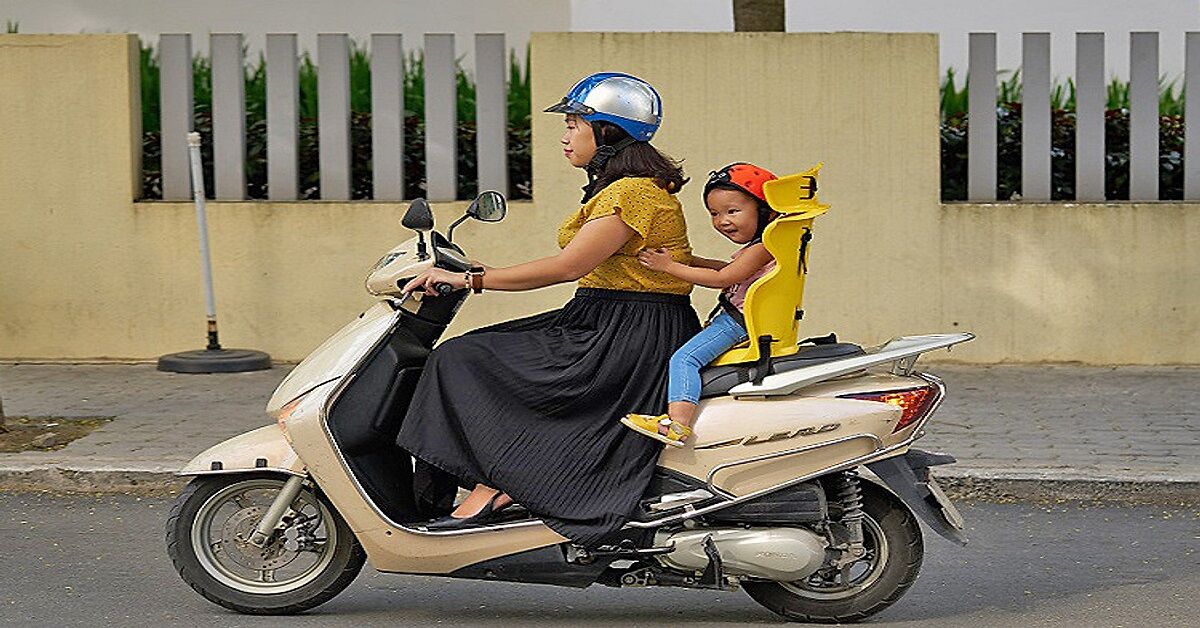 4 điều cần biết khi chọn mua ghế ngồi xe máy cho bé