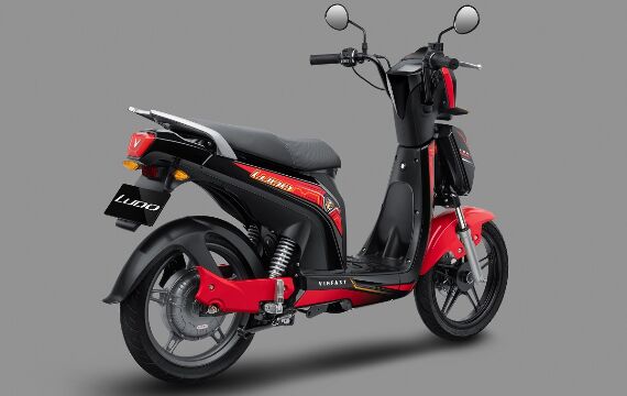 4 tiêu chí so sánh xe máy điện VinFast Ludo và Impes loại nào tốt hơn