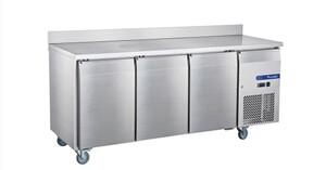 4 yếu tố ảnh hưởng đến giá bàn mát Furnotel 3 cánh 417 lít FRUC-2-1