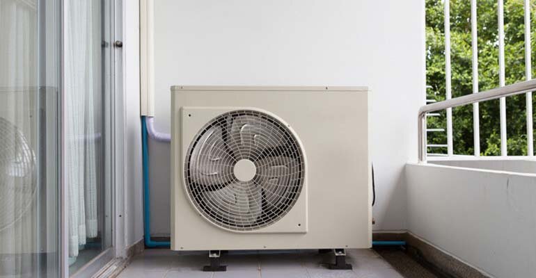 Dàn nóng của điều hòa Electrolux có vật lạ rơi vào dieu hoa Electrolux