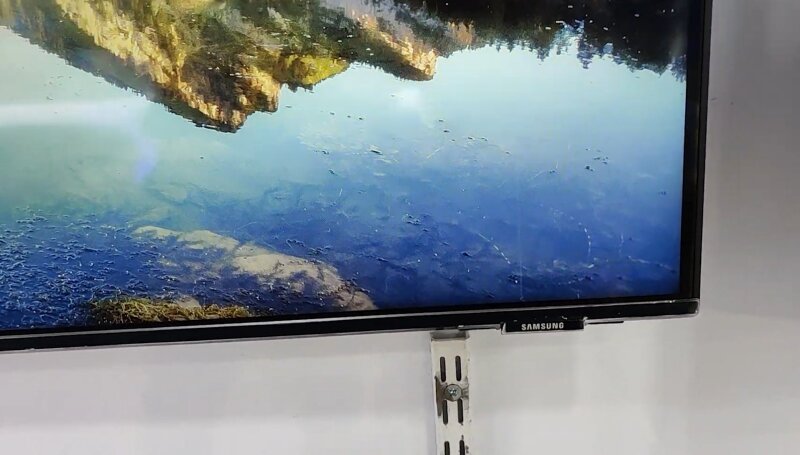Tivi Samsung QA43Q60A: QLED tầm trung 2021 có còn đáng mua trong năm 2025?