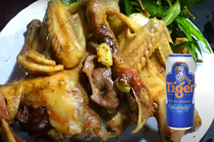 5 bước làm gà hấp bia tỏi thơm ngon, hoàn hảo trong buổi tụ họp gia đình