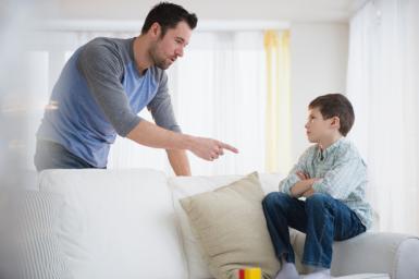 5 cụm từ cha mẹ không nên nói nếu muốn con làm việc gì
