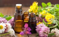 5 loại tinh dầu giúp làm trắng và sáng da