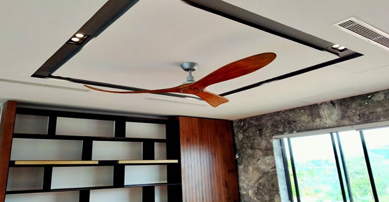 Quạt trần cánh gỗ Mr.Vũ Timmer 72 được thiết kế tối giản nhưng không kém phần hiện đại quạt trần cánh gỗ Mr.Vũ