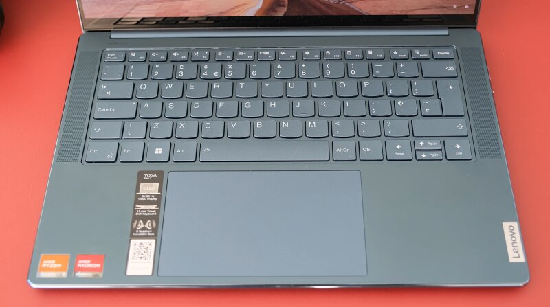 Đánh giá laptop Lenovo Yoga Slim 7 Gen 8 – Sự kết hợp giữa phong cách và sức mạnh?