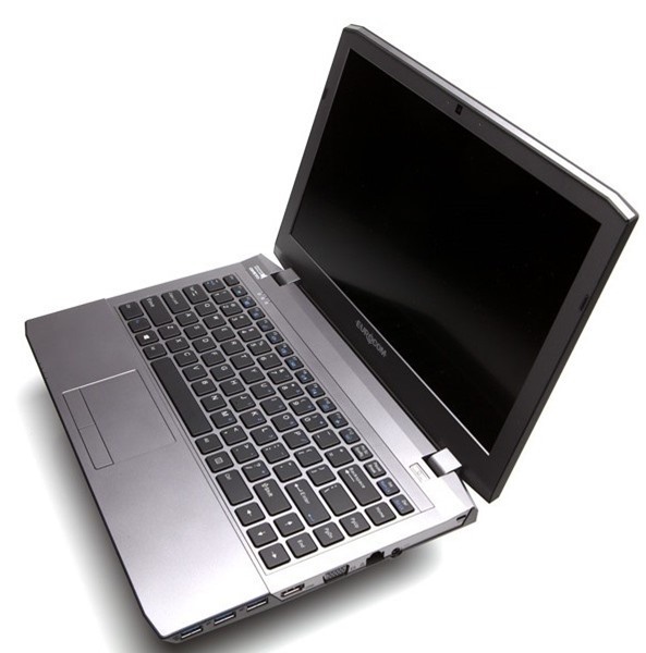 Eurocom M4: Laptop siêu di động mạnh nhất thế giới