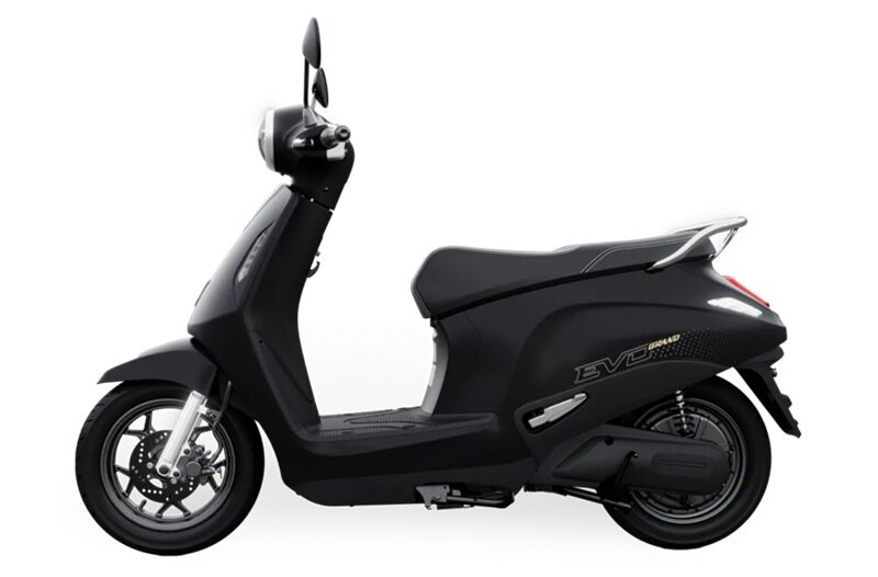 Loạt xe máy điện VinFast mới 2025 đi được 262 km/lần sạc, dùng pin LFP an toàn