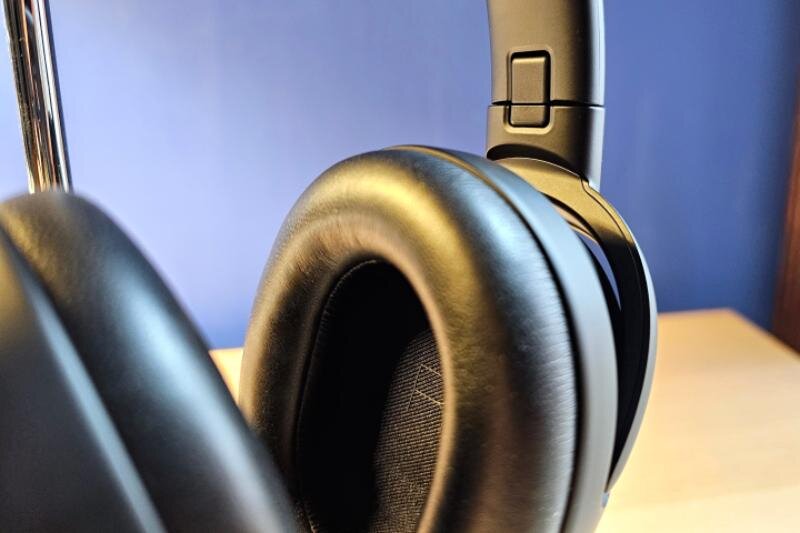 JBL Tour One M3 – Chống ồn tiên tiến với công nghệ thông minh