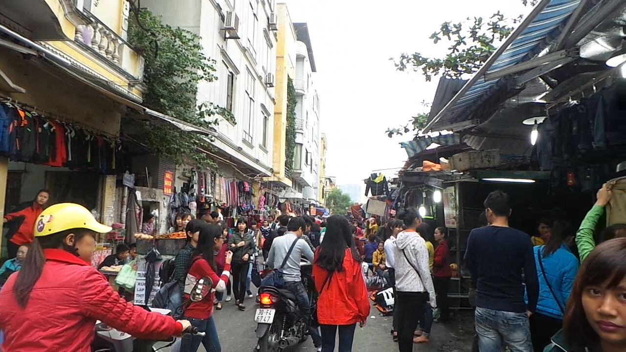 7 khu chợ giá rẻ dành cho sinh viên tại Hà Nội