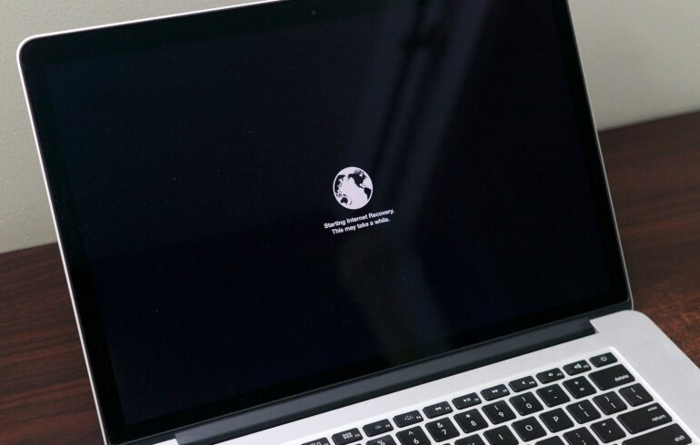 Tại sao xuất hiện tình trạng Macbook Pro không lên màn hình?