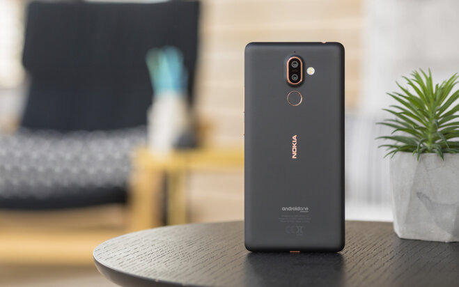 Mặt lưng bằng gốm độc đáo và ấn tượng của Nokia 7 plus