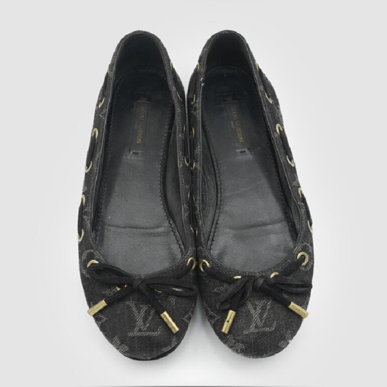 սև տիկնիկային կոշիկներ 